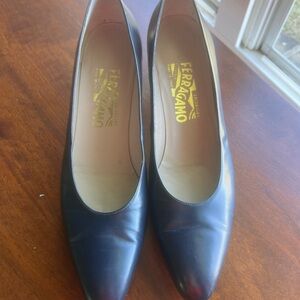 Vintage Salvatore Ferragamo Women's Navy Leather Heels